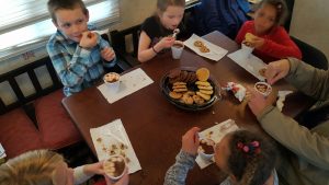 Hot chocolate and cookies